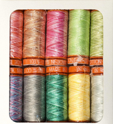 Tula Pinks Debüt-Aurifil-Kollektion, 10 kleine Spulen bunter 50-wt-Baumwolle, ideal zum Sticken, Quilten, Basteln, Nähen